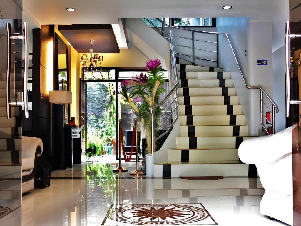 Peridot Suites Davao City Εξωτερικό φωτογραφία